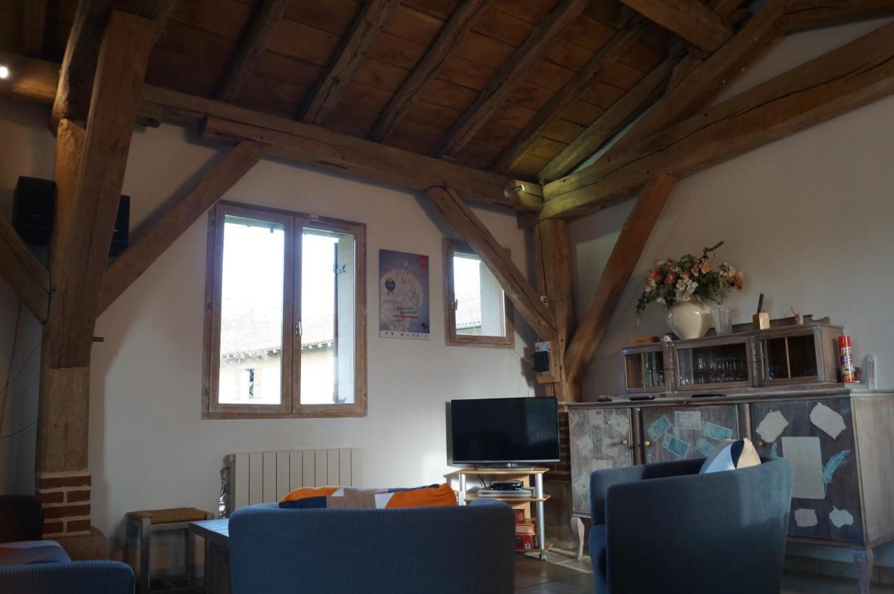 Gite De La Jument Grise Lescheroux Exterior foto